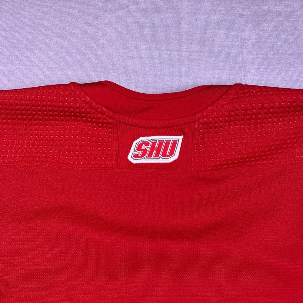 Adidas MiC Sacred Heart University Hockey Jersey V-Neck SHU Mens 56 Red‎
